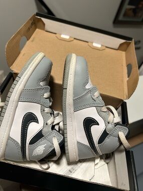 Nike Toddler Sneakers in Gray, White & Black